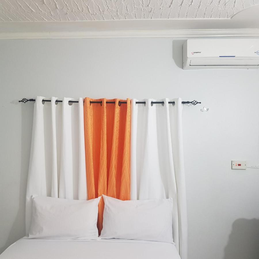The Braemar Suite III New Kingston Ngoại thất bức ảnh